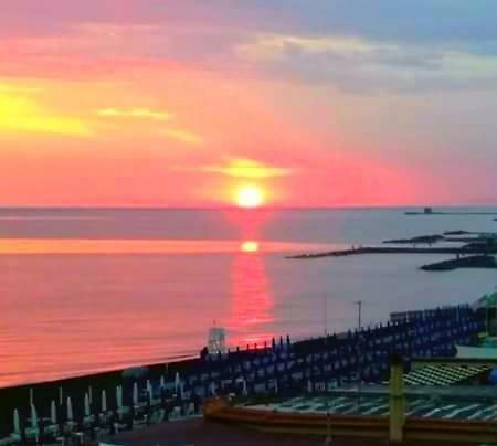 Waterfront Apt Ladispoli Buitenkant foto
